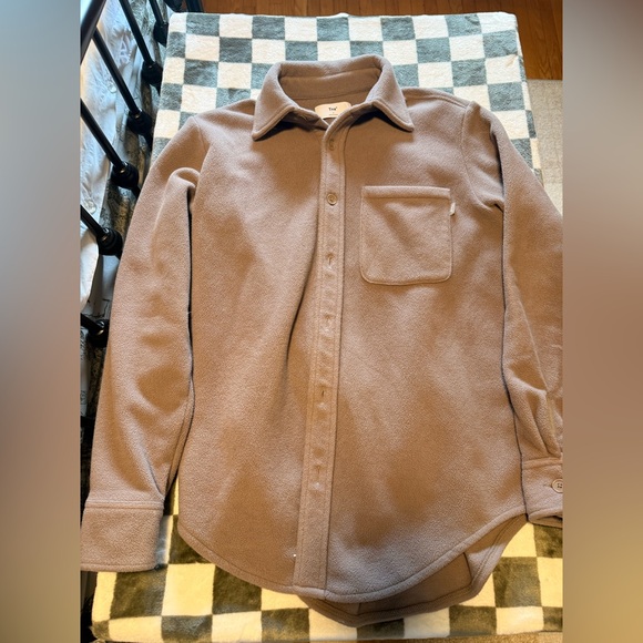 Aritzia TNA polar fleece shirt - Picture 3 of 5